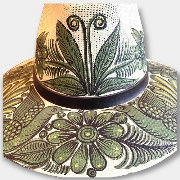 NEW Mexican Artesanal Hand Painted Straw Hat Size Medium - Picture 3 of 7